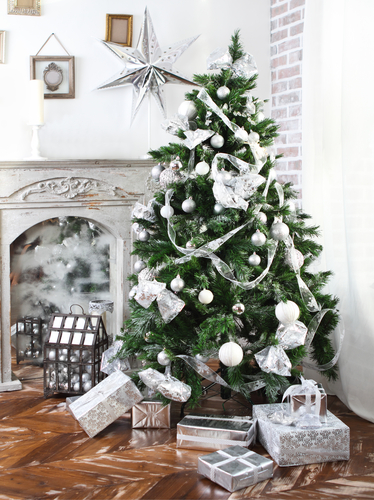 Tendenze Natale 2022: dall’albero tradizionale a quello shabby chic