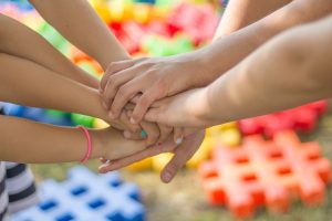 Come costruire un tessuto sociale resiliente l'importanza della solidarietà